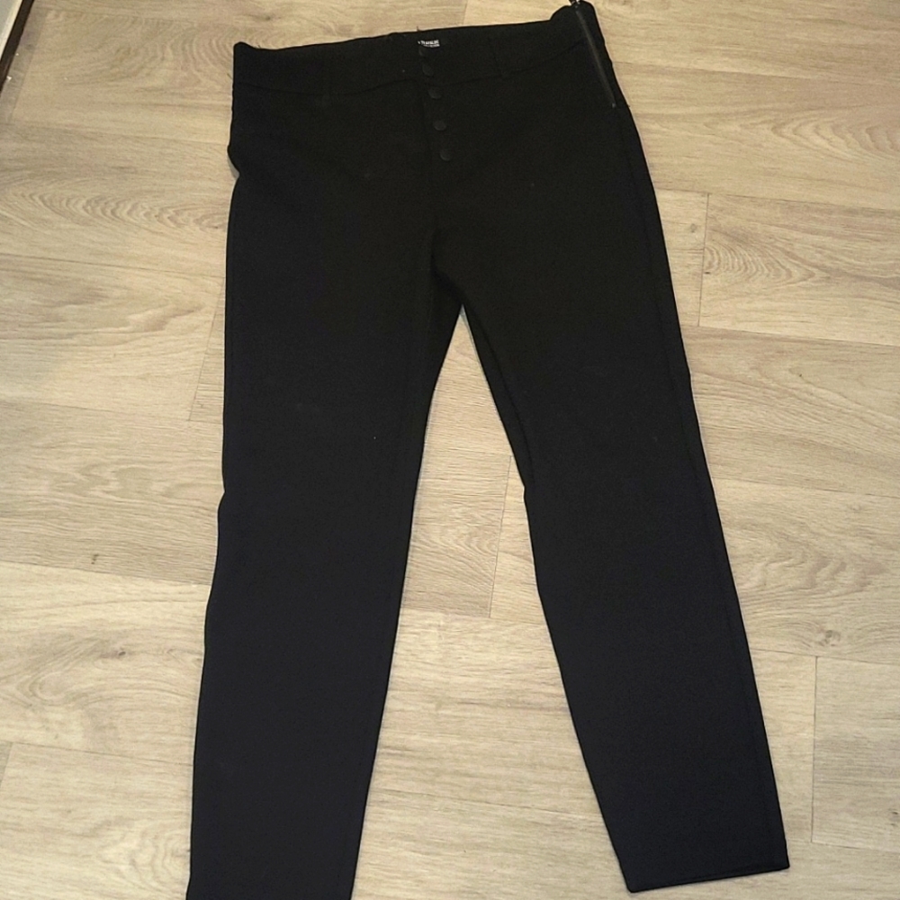 Side Zipper Leggings w/ button details